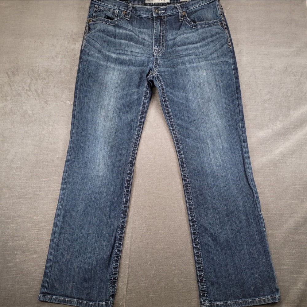 BKE Derek Mens Straight Leg Jeans Blue Wash Denim 38R Contrast Stitch Buckle‎